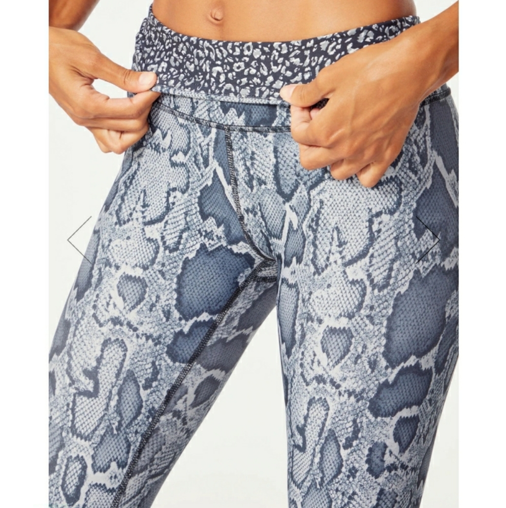 Reversible Legging - Picture 2 of 5